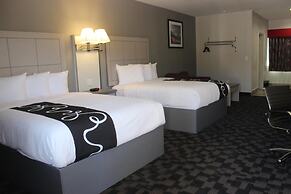 Paris Inn & Suites