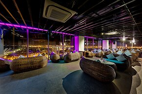 Yarra Ocean Suites Danang