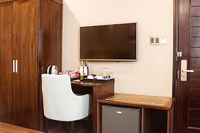 Yarra Ocean Suites Danang