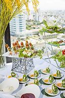 Yarra Ocean Suites Danang