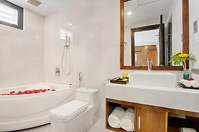 Yarra Ocean Suites Danang