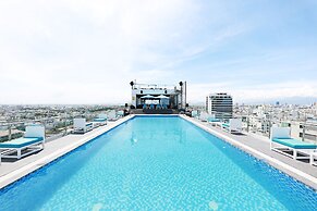 Yarra Ocean Suites Danang