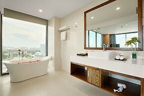 Yarra Ocean Suites Danang
