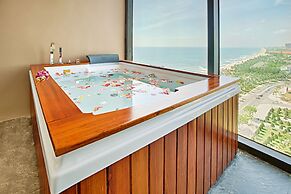 Yarra Ocean Suites Danang