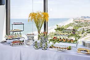 Yarra Ocean Suites Danang