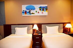 Yarra Ocean Suites Danang