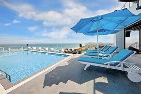 Yarra Ocean Suites Danang