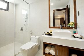Yarra Ocean Suites Danang