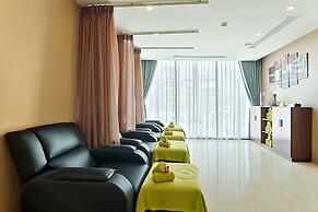 Yarra Ocean Suites Danang