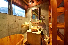 Lijiang Shuhe Youyiju Private Club