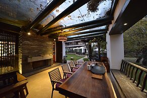 Lijiang Shuhe Youyiju Private Club