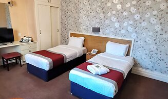 Russell Hotel