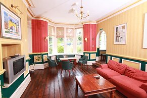 Russell Hotel
