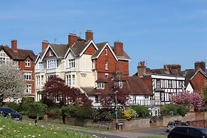 Russell Hotel