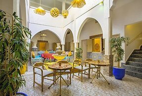 Riad Hotel El Kennaria