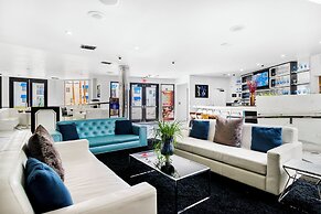 Serene Vegas Boutique Hotel Las Vegas