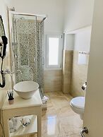 Domus Valadier Guesthouse