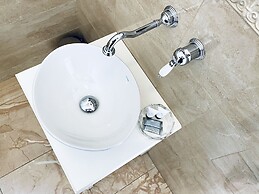 Domus Valadier Guesthouse