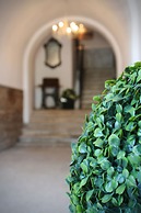 Domus Valadier Guesthouse