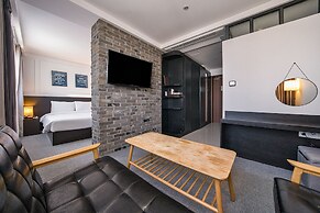 Hotel Vella Suite Suwon