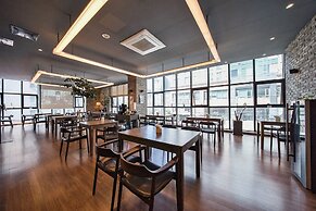 Hotel Vella Suite Suwon