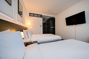 Hotel Vella Suite Suwon