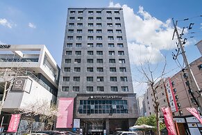 Hotel Vella Suite Suwon