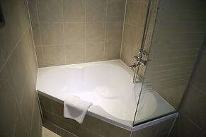 Hotel Vella Suite Suwon