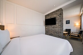 Hotel Vella Suite Suwon