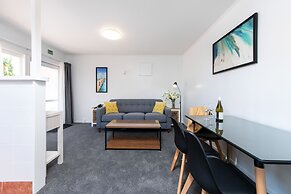 Aarangi Motel