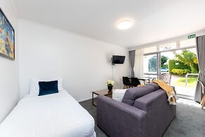 Aarangi Motel