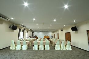 The Cotai Luxury Design Hotel