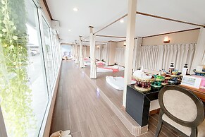 The Cotai Luxury Design Hotel