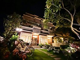 Moon Villa B&B