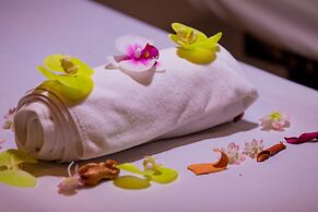 Grand Pela Hotels & Suites