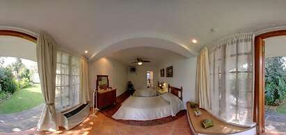 Cosy Den B&B Luxury Guest House Style