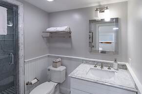 The Newport Lofts - 611 Thames Street