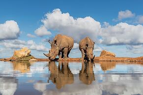 Founders Lodge by Mantis