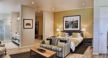 Founders Lodge by Mantis