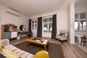 Founders Lodge by Mantis