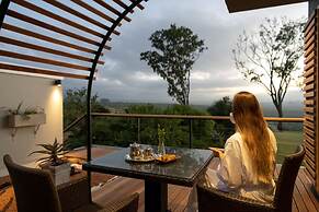 Founders Lodge by Mantis