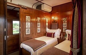 Founders Lodge by Mantis