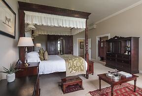 Founders Lodge by Mantis