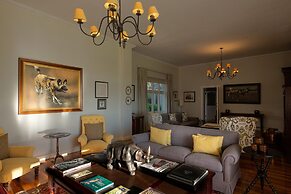 Founders Lodge by Mantis