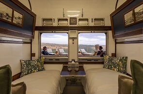 Founders Lodge by Mantis