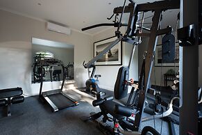 Founders Lodge by Mantis