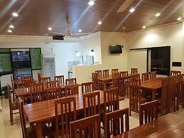 Luxury Everest Hotel