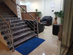 Luxury Everest Hotel