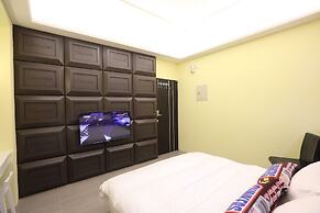 Happiness station B&B