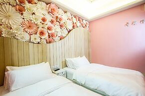 Happiness station B&B